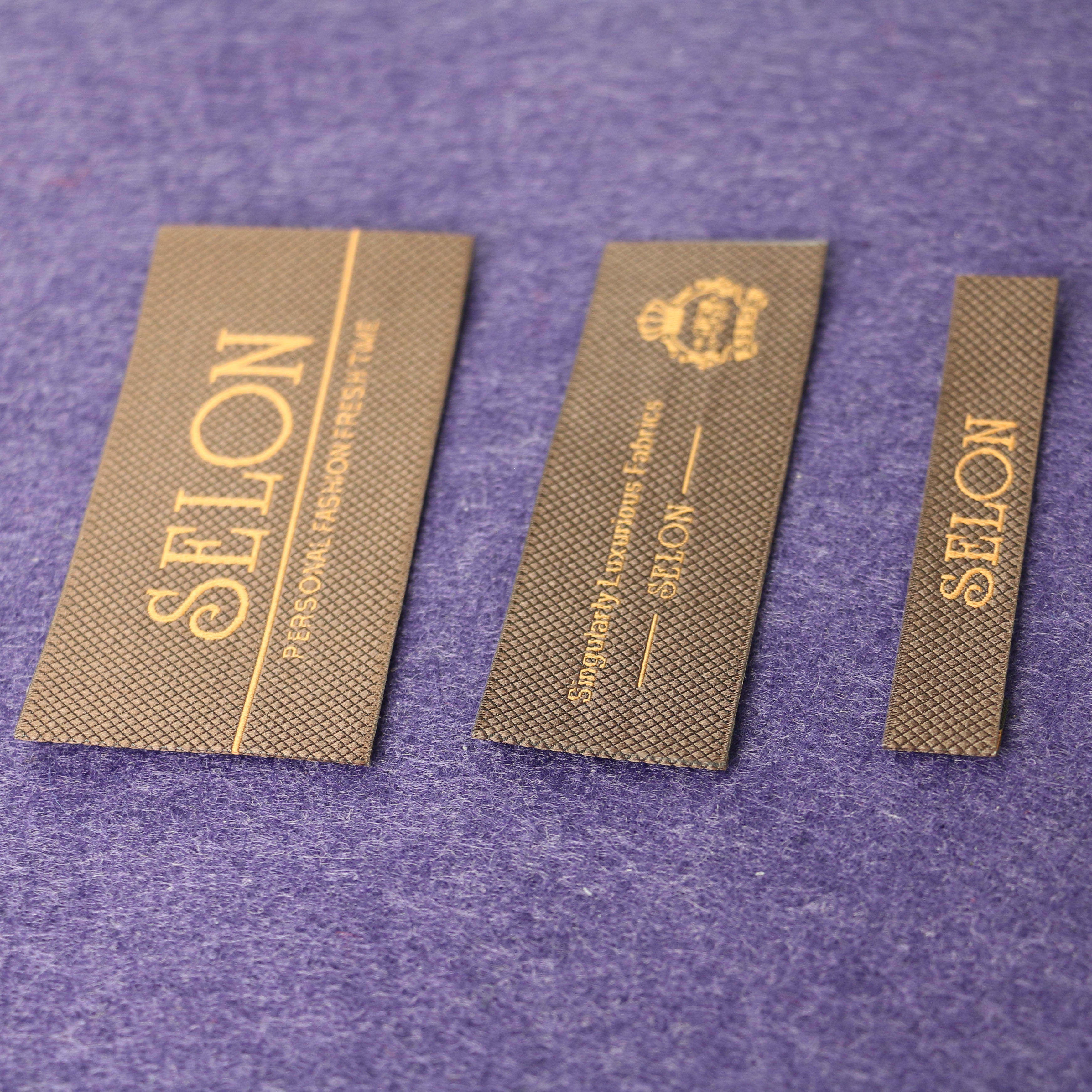 100% Polyester Straight Cut Clothing Size Labels Woven For Garments