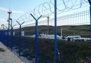 Wholesale 55x200mm 3d Curved Welded 4.0mm Triangle Fence Panel from china suppliers