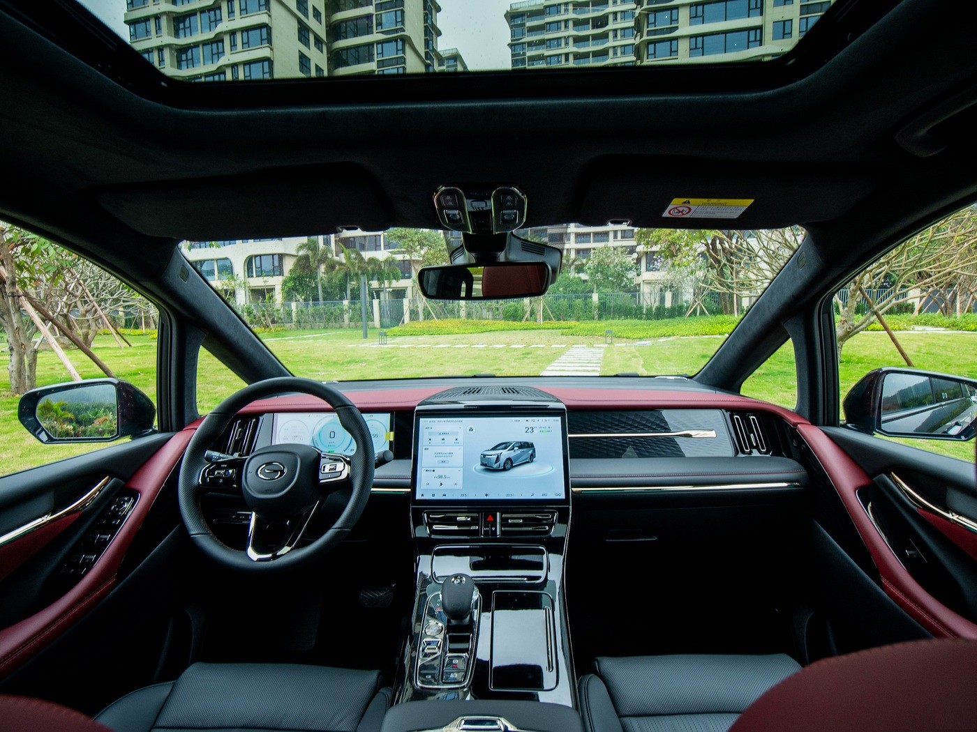 2024 GAC Trumpchi E9 Plug In Hybrid Electric MPV With 1032km Range