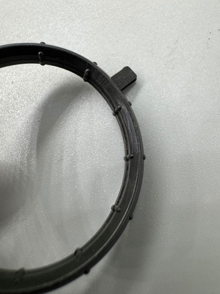 94810612401 Rubber Crankshaft Seal Oil Seal For Porsche Cayenne