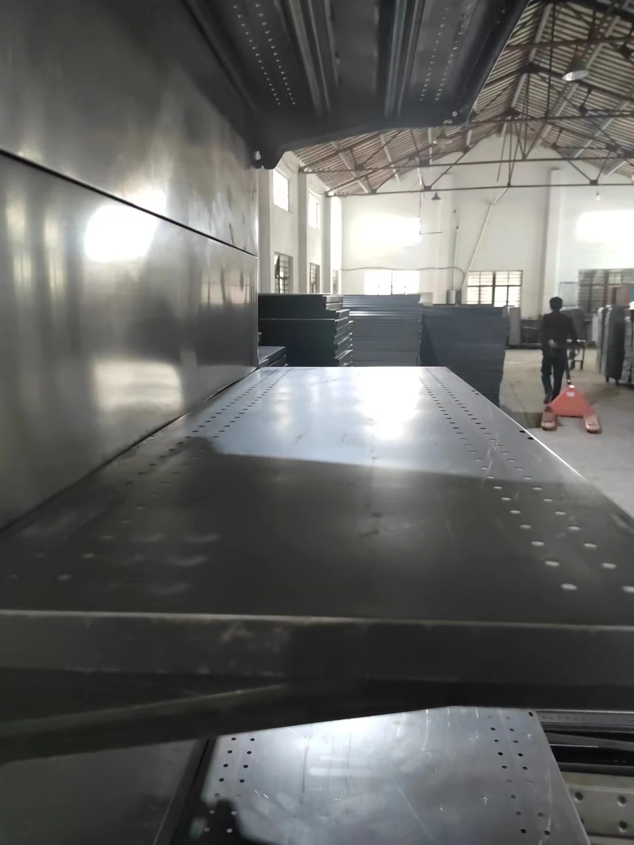 Factory custom color size metal single-sided department store shelves black store shelving