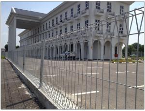 Wholesale ARC Banksia Galvanized Metal Fence Panels , Heavy Gauge Welded Wire Fence Weldmesh Roll Top from china suppliers