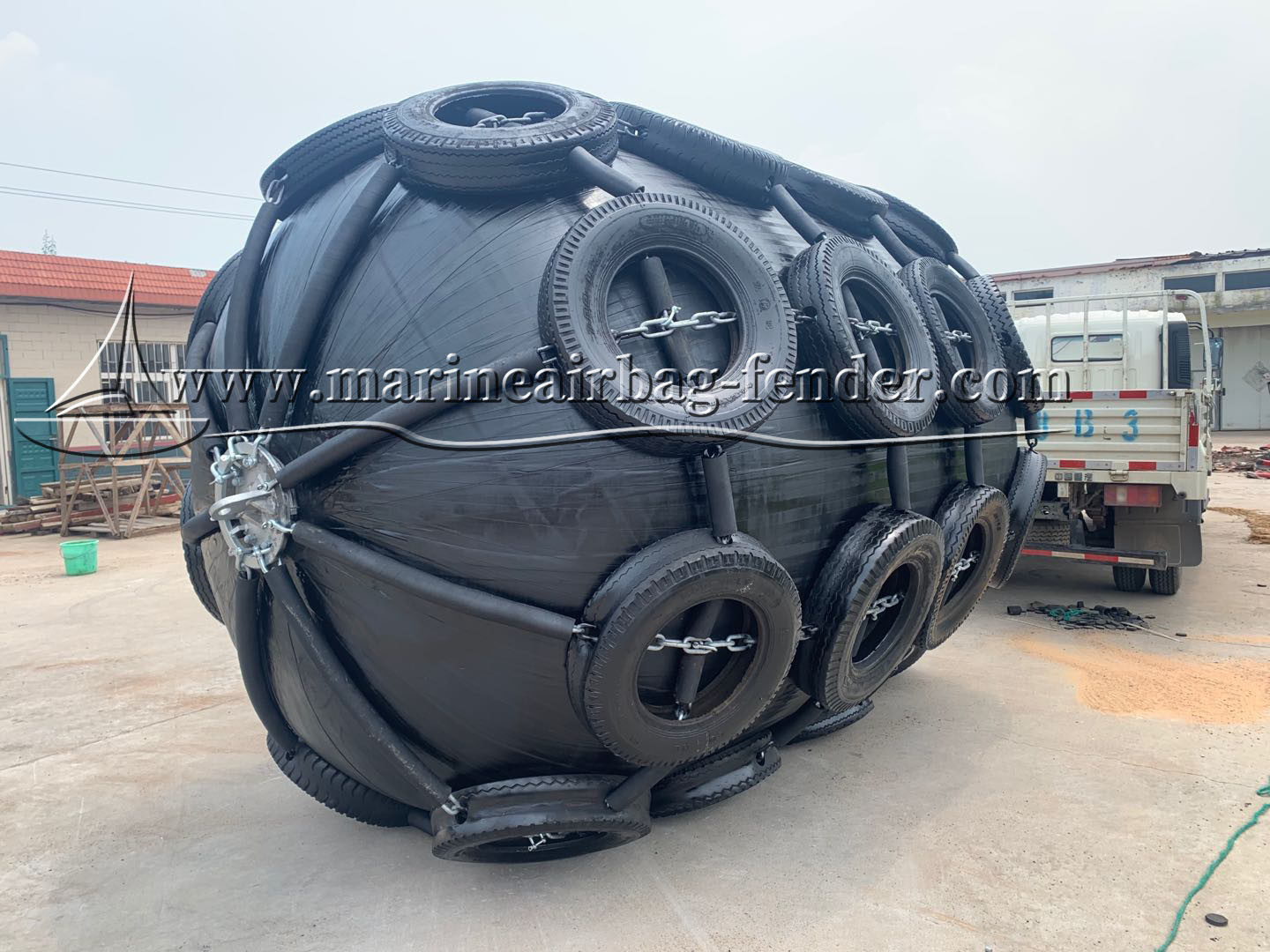 Pneumatic Rubber Fenders For Boats With Easy Installation