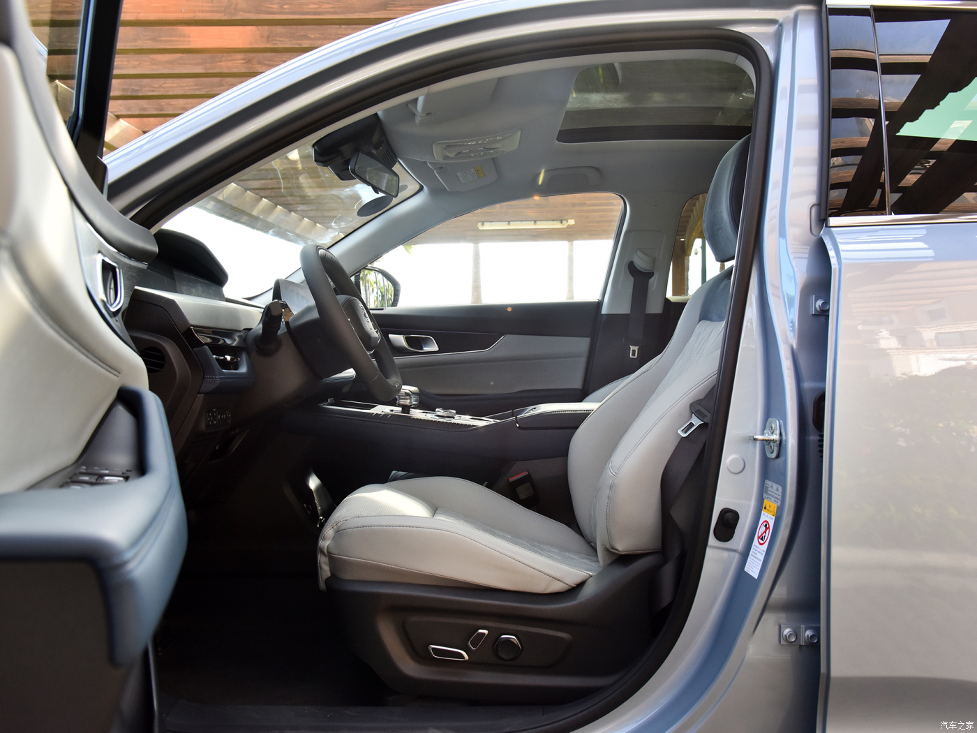 Inventory for sale China Brand Changan Automobile New Energy Car 5 door 5 seat hybrid SUV car UNI-K IDD with ACC cruise system