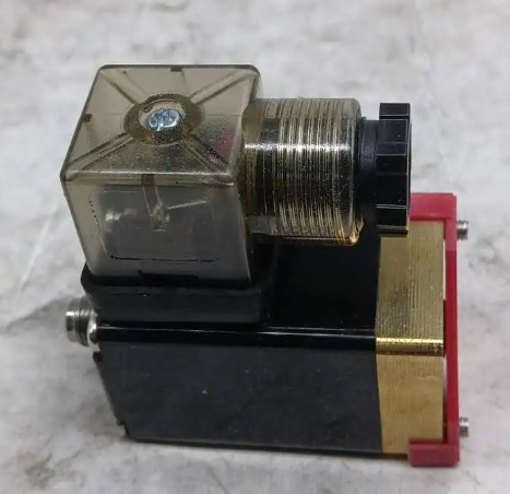 1089042813 TD Solenoid Valve High-quality and Powerful Manufacturer Atlas air Compressor Adaptation