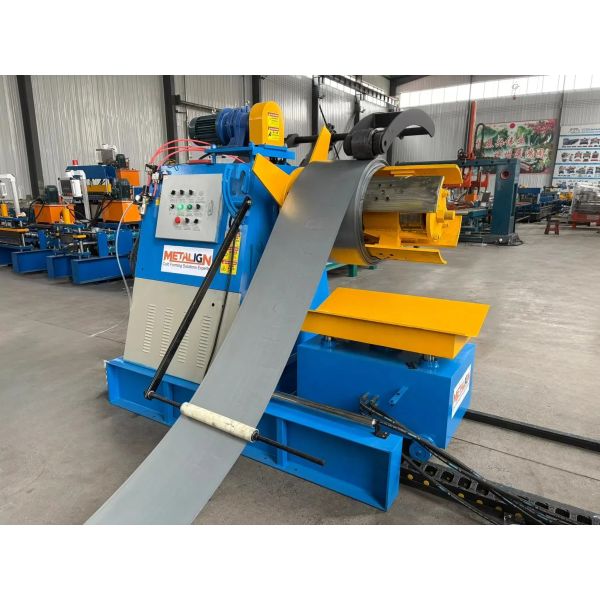 Heavy Duty Box Beam Rack Roll Forming Machine With 1.5-2.5mm Thickness 15-20m/Min Speed 5.5Kw Motor