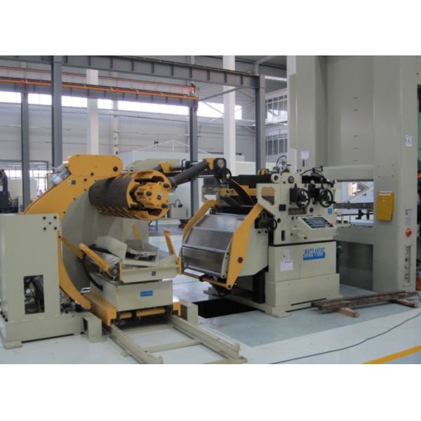 High Precision Leveler Cum Decoiler And Straightener For Metal Sheet