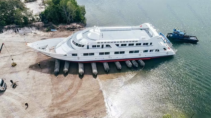 Air Filled Rubber Airbag Ship Launching Marine Airbag For Boat Big Vessel