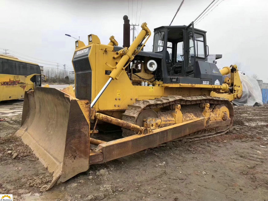 10M3 Blade Capacity Second Hand Bulldozer Shantui SD32 14.01L Fuel Consume