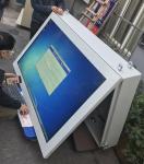 Metal Case 4GB DDR3 60Hz Outdoor Advertising Digital Signage LCD Screen