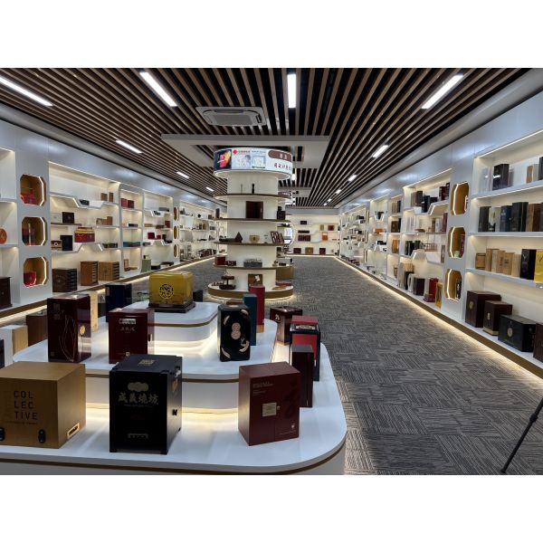 Custom Logo PU Leather Perfume Gift Box with EVA Lining for Luxury Storage & Display
