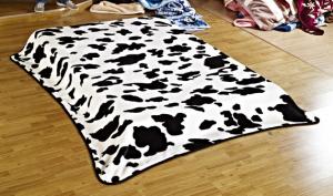 China Black And White Printed Raschel Fleece Blanket For Indoor Keeping Warm on sale