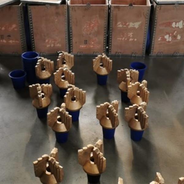 Wholesale customization high quality durable PDC drag bit 3 wings drag bit rock drilling bit tools