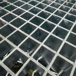 Decking Floor Hot Dip Galvanized Steel Grating With 30mm Bearing Bar Spacing