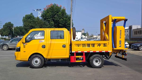 Buffer Truck Dongfeng 101 Max Speed Anti-Collision Buffer Attenuator Truck For