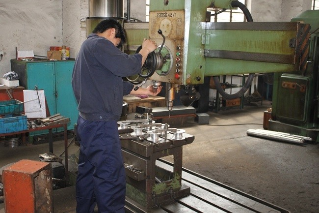 Transmission Line Stringing Equipment 60kN Hydraulic Puller Machine With Cummins Engine