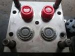 Pet Bottle Cap Manufacturing Machine For 5 Gallon Oil / Shampoo Bottle