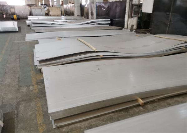 400 Series 2500mm Stainless Steel Hot Rolled Plate 4K 8K Slit Edge With Scaled