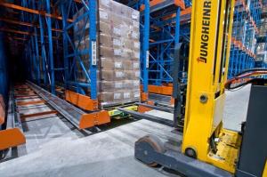 Wholesale Nanjing Warehouse storage racking supplier / heavy duy metal radio shuttle pallet racking system from china suppliers