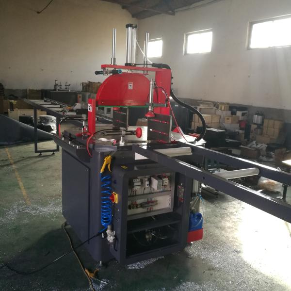 The machine to connect to the UPVC window pvc windows machinery Saw blade cutting aluminium shearing machine