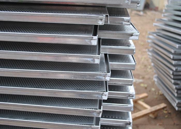 Perforated Rectangular Baking Tray , Commercial Bakery Equipment Cake Pans