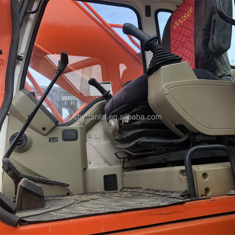 DOOSAN DH300lc-7 Excavator Energy-Saving and for Crushing Year 2019 Working Hours 0-2000
