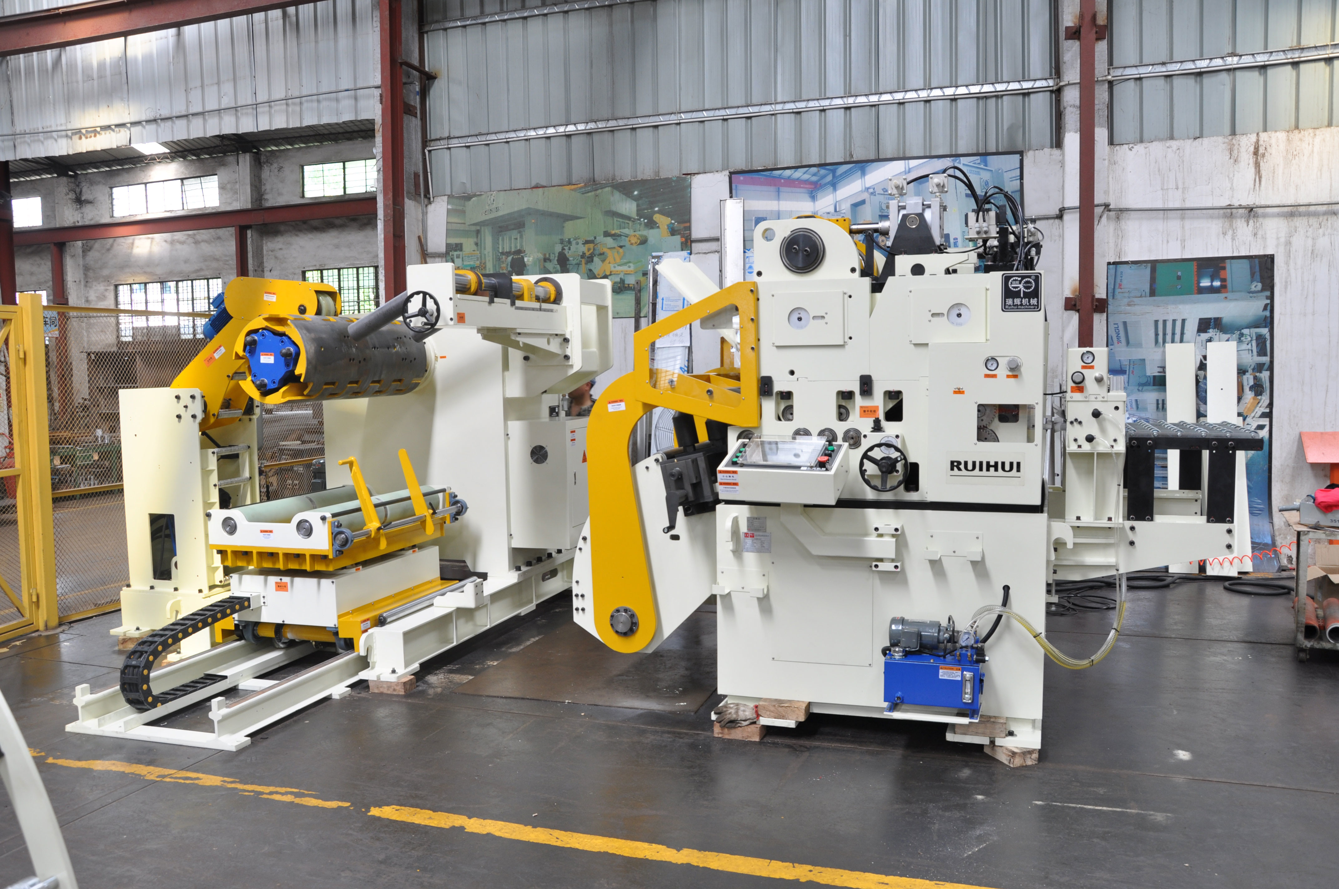 Automotive 5000kg AC2.9kw Decoiler And Straightener