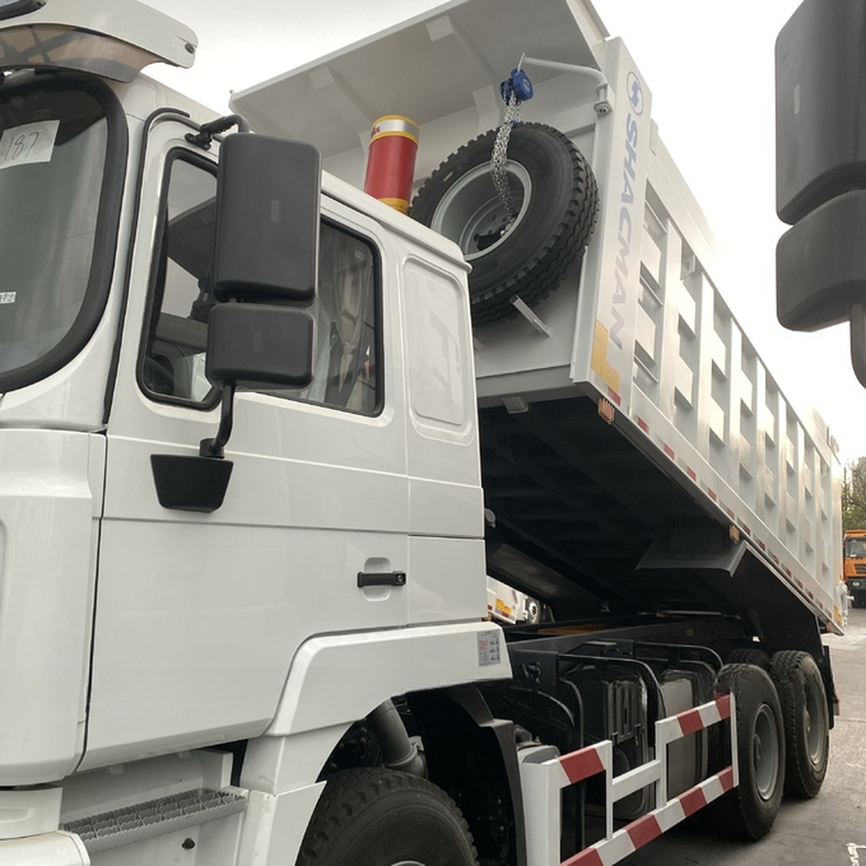 F3000 30 Ton 10 Wheeler Tipper Truck 380HP 6x4 Back Dumper 340HP 6*4 Dump Truck 400HP