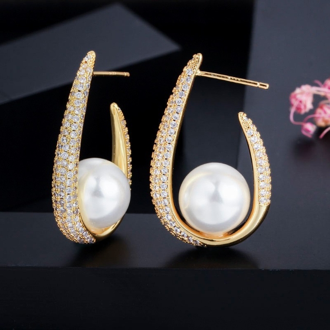 Luxury Pearl Earrings Micro-inlay CZ Earring Pendant Fashion Women Pearl Earring Jewelry Wedding Bridal Earrings