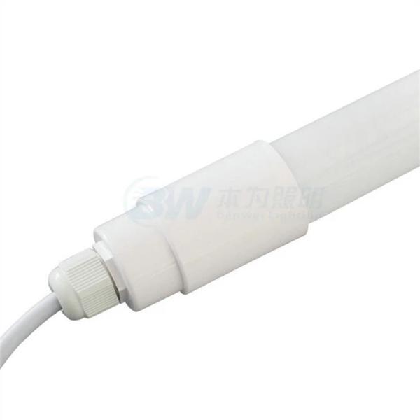 High Optical Efficiency T8 Poultry LED Light with 18W/23W, 3900-4200K CCT, No UV