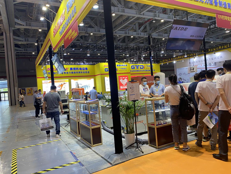 SD1050BX Small Acrylic Plexiglass Automatic Polishing Machine Can Process 1 meter Acrylic Diamond Polishing Machine