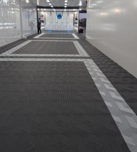 Wholesale 18mm PP Vented Garage Floor Tiles Gray Race Deck Garage Tiles from china suppliers