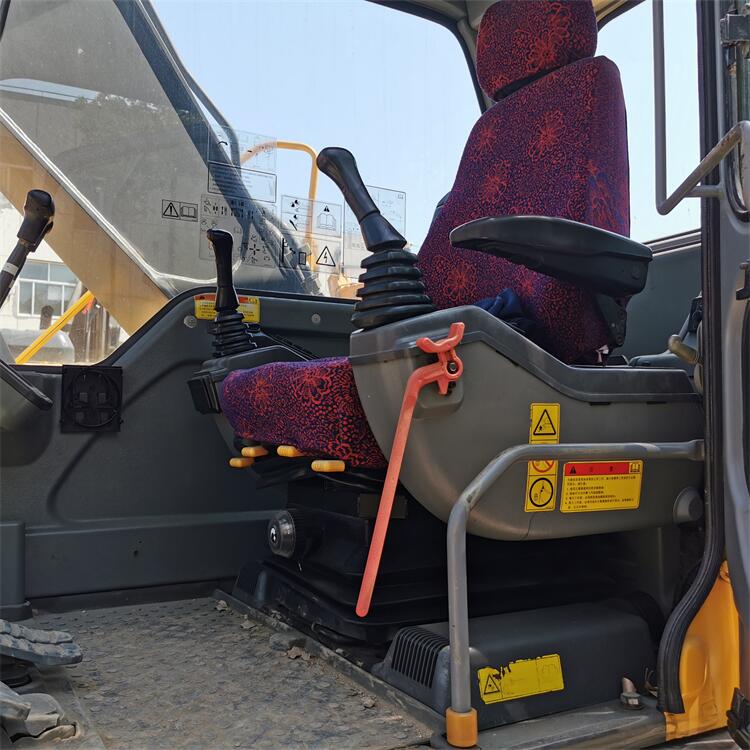 0.85 m3 Bucket Capacity Used 20 Ton Volvo 200B Excavator with Original Hydraulic Pump