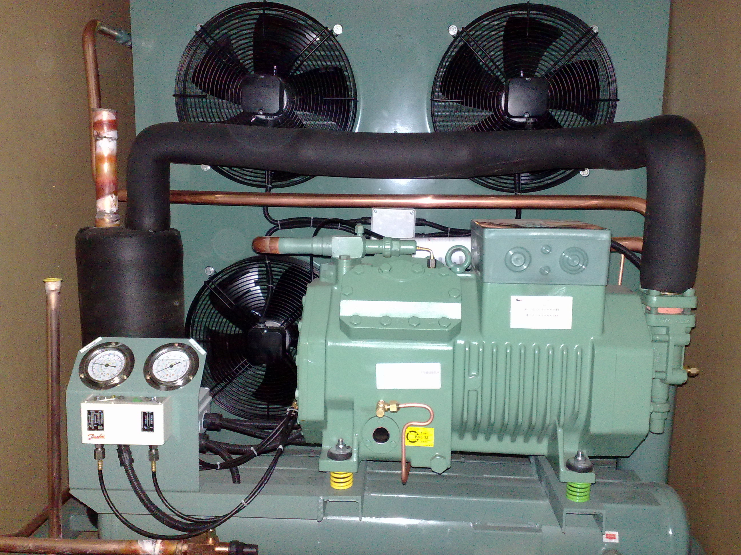 4PES-15Y Condensing Unit For Cold Room R404a 15HP Four Fans