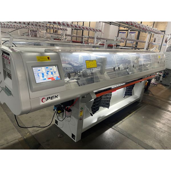 Single system flat collar knitting machine with automatically alarm