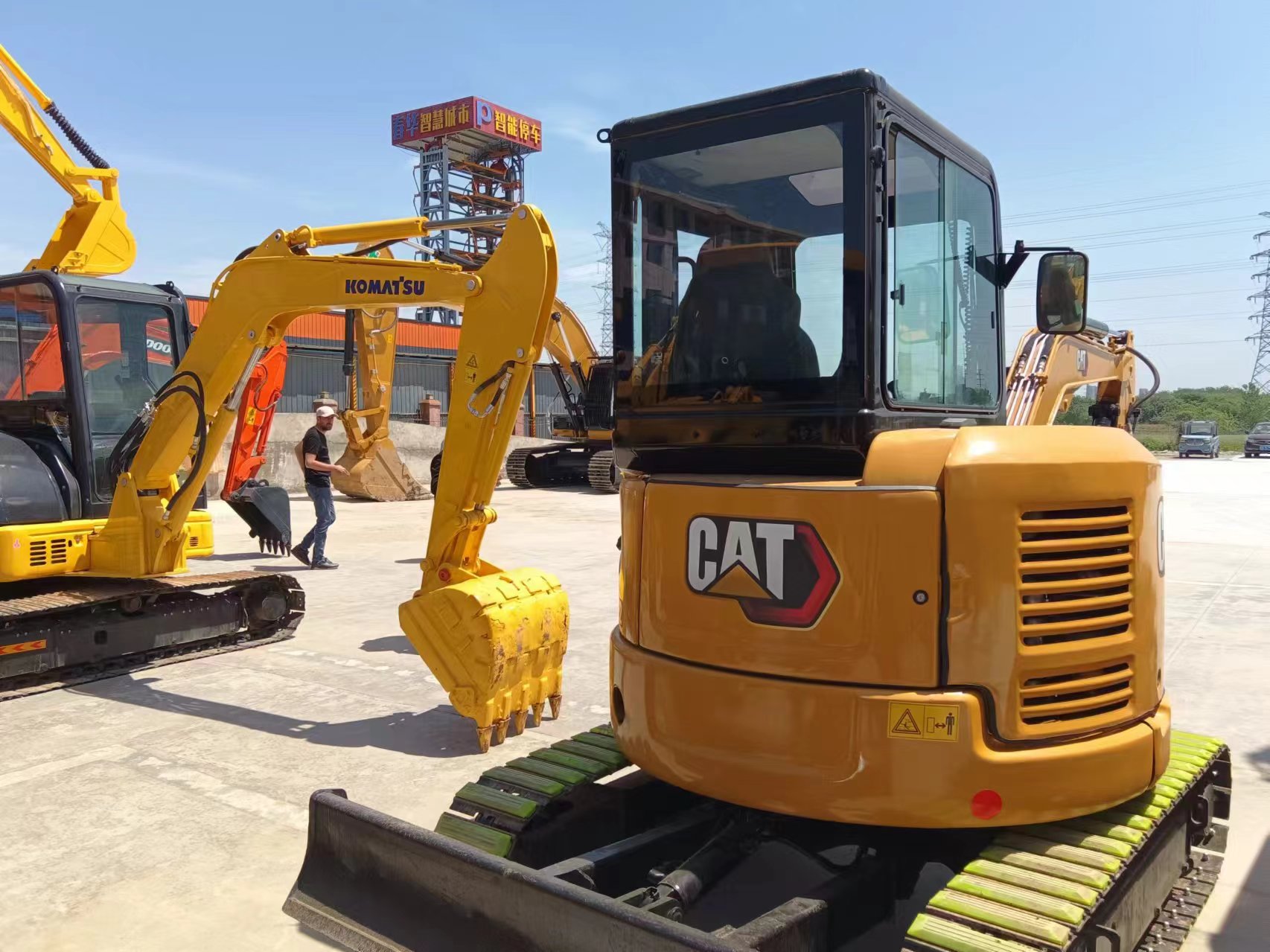 Hydraulic Valve Mini Excavator 303.5e2 by Caterpillar with 0.22M³ Bucket Capacity