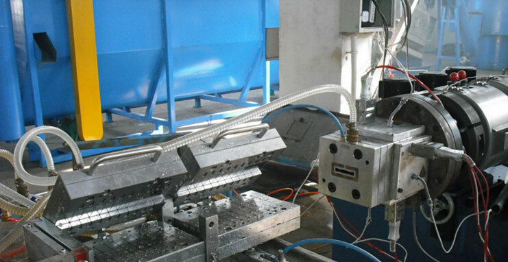 Fully automatic Plastic Profile Extrusion Line WPC / PVC Board Profile Extrusion Machine