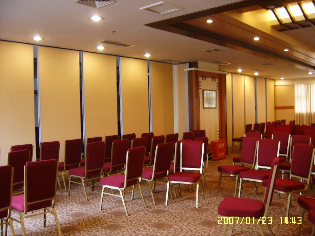 Thermal Insulation Folding Acoustic Partition Wall For Space Division Customized Color