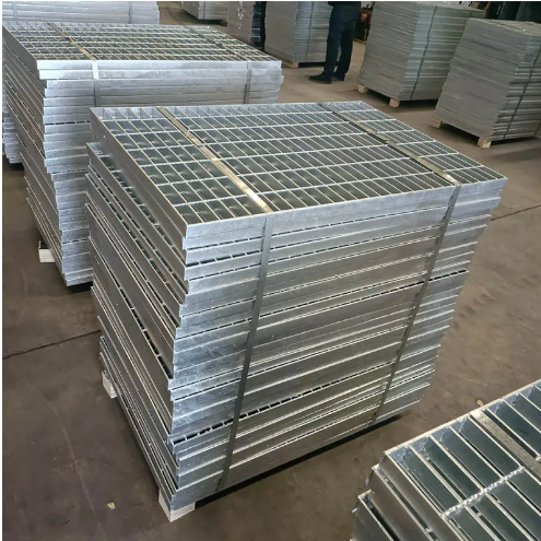 Hot DIP Galvanized Steel Grating with Anti-Slip Features and Customizable Sizes for Industrial Use