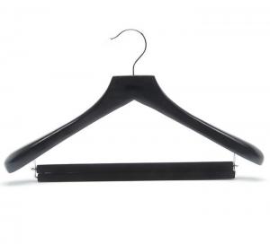 wholesale clothes Display Style Luxury Wooden Suit Hanger with black velvet flocked bar