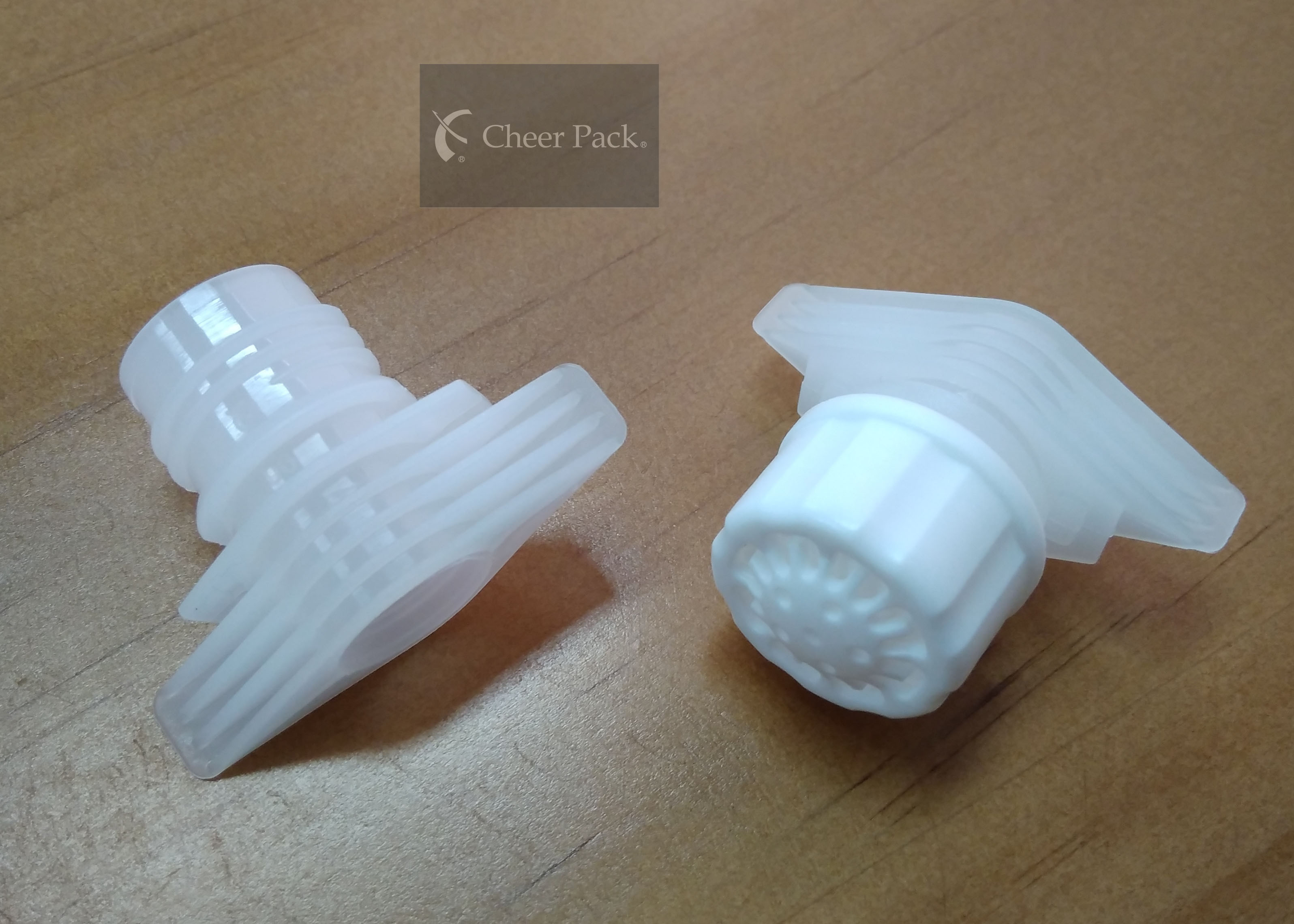 Professional Plastic Pour Spout Caps Food Grade For Doypack / Stand Up Pouch