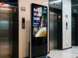Wholesale Qunmao Factory 2K High Brightnees OEM/CKD Hotel Digital Signage for Wholesale from china suppliers