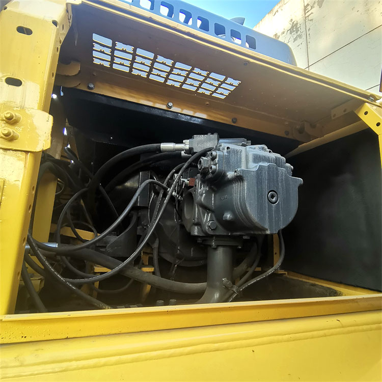 Used Komatsu PC450 Hydraulic Excavator in Good Condition Made in Japan 257 KW Power