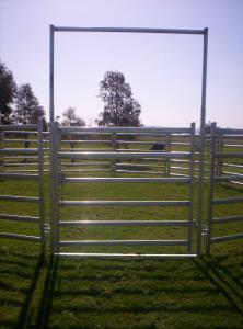 Wholesale 22 Round Corral Panels Inc Gate, Round Yard, Cattle Fences, Corral 15m Diameter from china suppliers