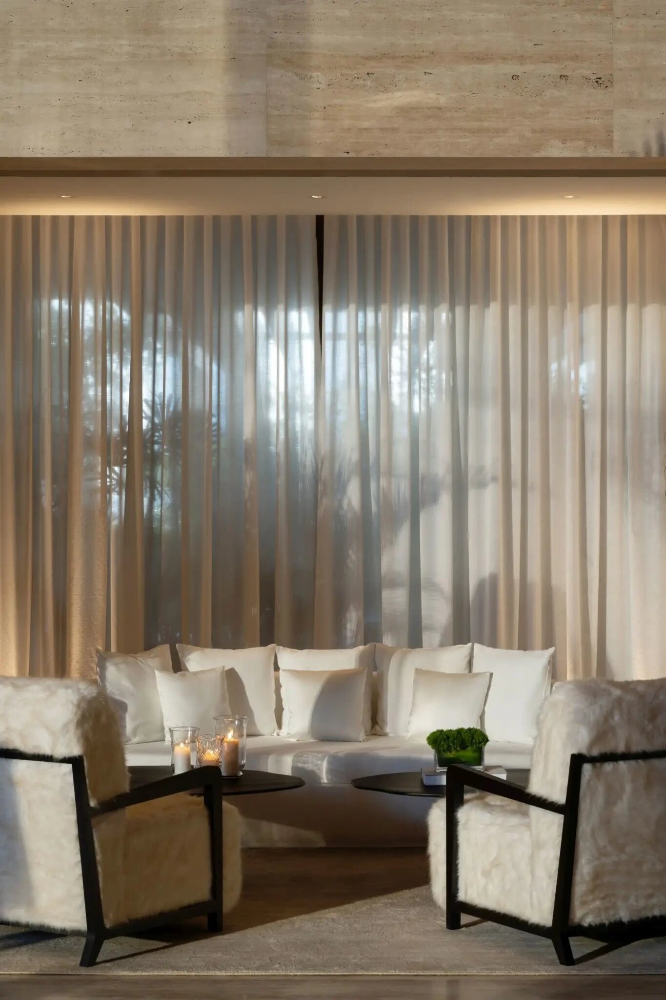 One-Stop Bespoke Luxury Interior Furnishings Service For Five-Star Hotels