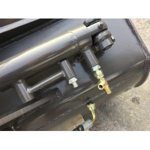 EXCAVATOR TILT BUCKET WITH BOLT-ON CUTTING EDGE