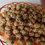 Delicious Honey Sesame Peanuts Ball Multi Flavor Snacks Plump Crispy