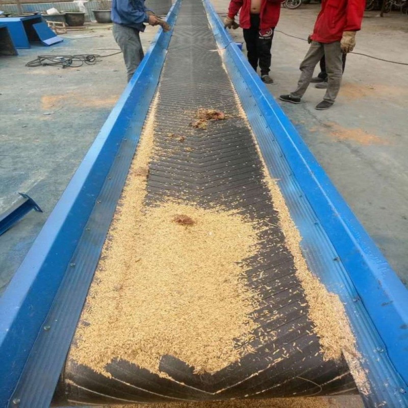 China Factory Directly Supply OEM Width Black Chevron Pattern Rubber Conveyor Belt