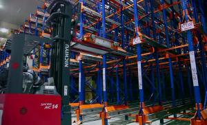 China Adjustable Dairy industrial Radio Shuttle Racking with forklift truck , 1500KG on sale