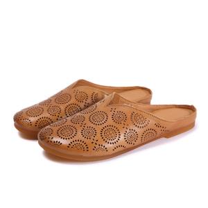 Wholesale S148 Factory ethnic style flat bottom hollow Baotou sandals retro handmade slippers fashion all-match simple women's from china suppliers